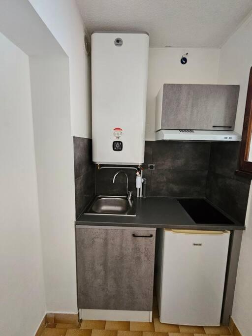 Studio Cabine Clim Wifi Parking Draps - 1 Etoile - Self Check-In Possible La Grande Motte Exteriér fotografie